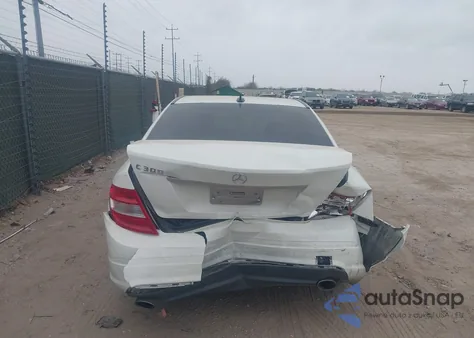 2009 Mercedes-Benz C 300 Luxury/Sport from USA, damaged, VIN WDDGF54X29R058417